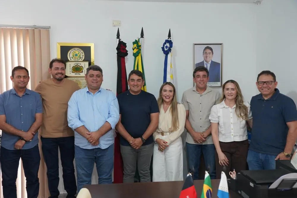 Prefeito Lucas Braga reforça compromisso com a assistência social ao renovar parceria para manutenção da Casa de Acolhimento Regional