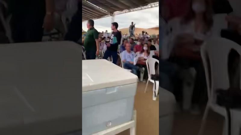 Chico Mendes é vaiado em inauguração de Eixo Norte da Transposição, em São José de Piranhas
