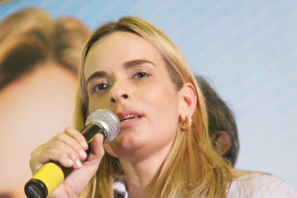 Senadora eleita Daniella Ribeiro tem conta em rede social hackeada